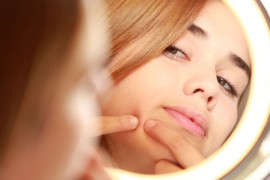 Comment lutter contre l’acné à l’aide de remèdes naturels ?
