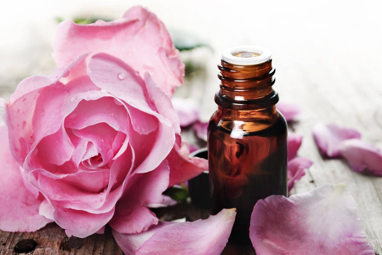huile essentielle de rose